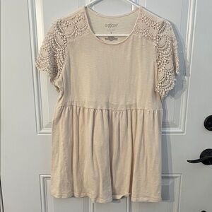 a:glow Women's Cream Crochet Sleeve Top